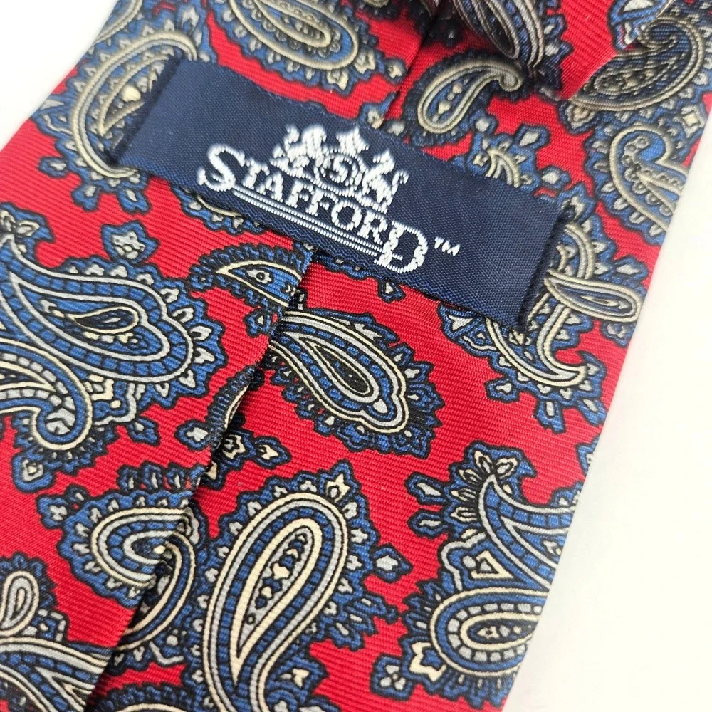 Vintage Stafford Mens Classic Red & Blue Paisley‎ 100% Silk Tie Made in USA